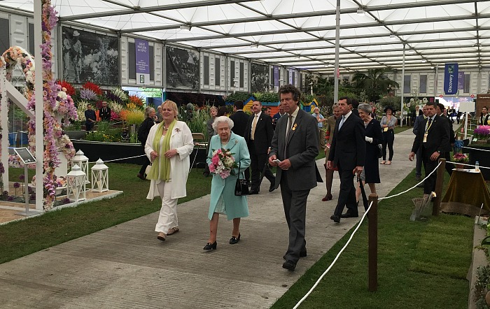 Queen visits Temple Garden at Chelsea Flower Show