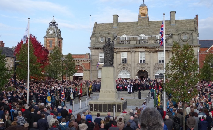 Remembrance service at the Britannia Memorial on Municipal Square (1)