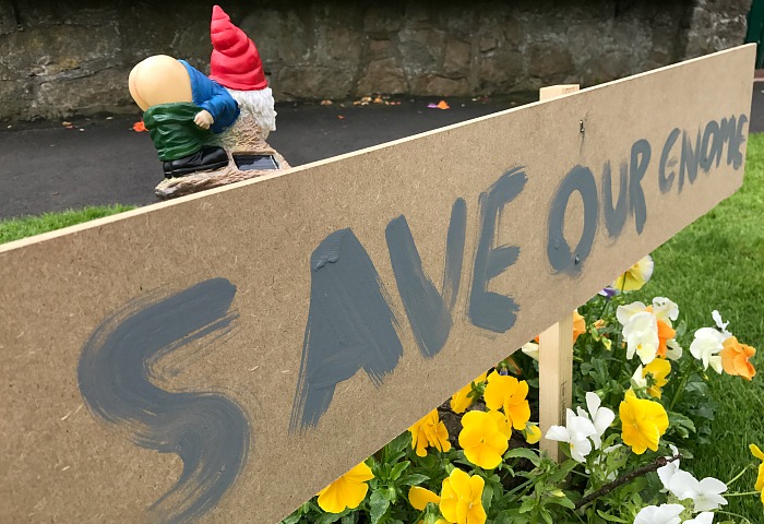 Save our Gnomes sign at Laurence Perry's home - mooning