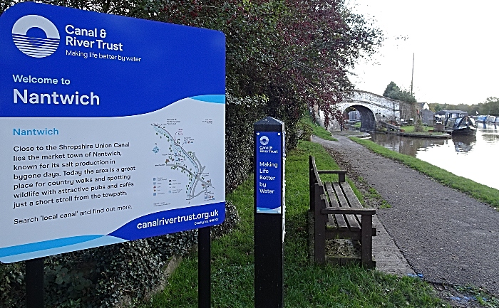 Shropshire Union Canal - Welcome to Nantwich (1)