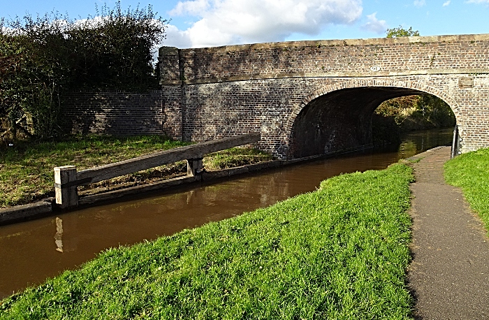 Shropshire Union Canal - canal safety gates at Bridge 91 - adjacent to Malbank Waters (1)