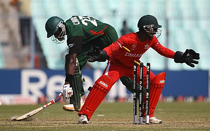 Tatenda Taibu in action as a wicketkeeper (1)