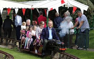 Hundreds enjoy South Cheshire Model Engineering Society open day