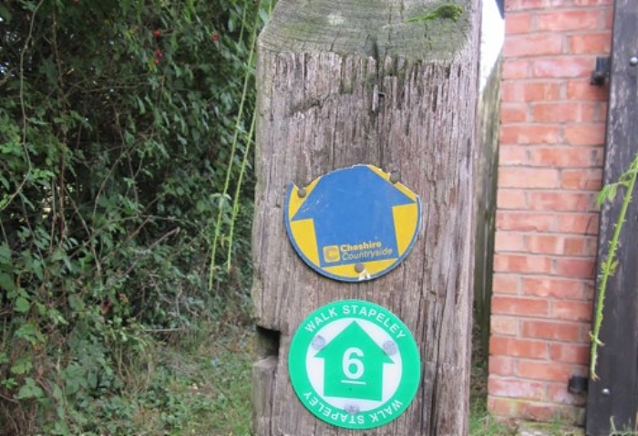 Walk Stapeley waymarkers