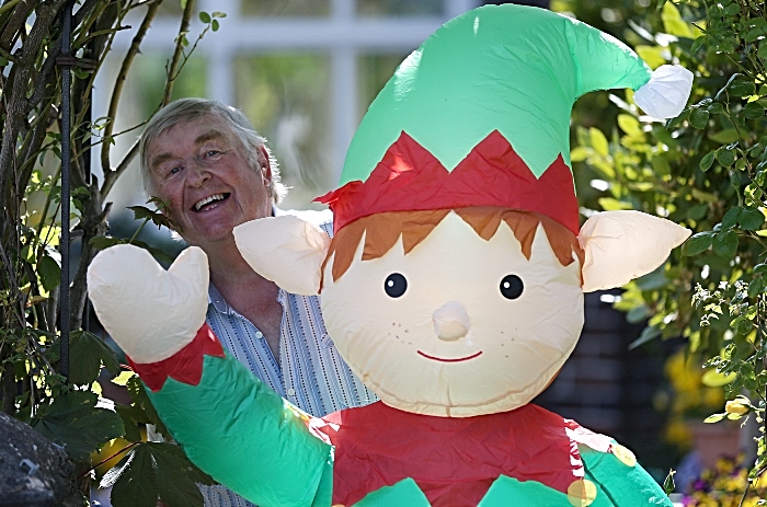 Wistaston - Laurence Perry and Boris the elf at Westfield Drive (1)