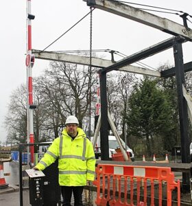 Wrenbury canal liftbridge - new boater control pedestal and Darren Spann