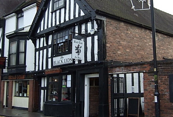 black lion pub in nantwich - pic by JThomas creative commons licence