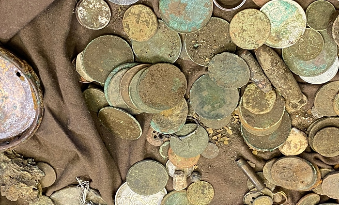 coins beeston castle - metal detecting