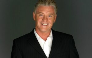 Leading psychic Derek Acorah returns to perform in Nantwich