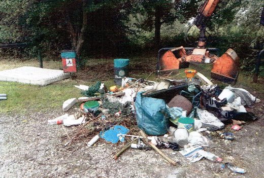 fly tippers at nantwich riverside