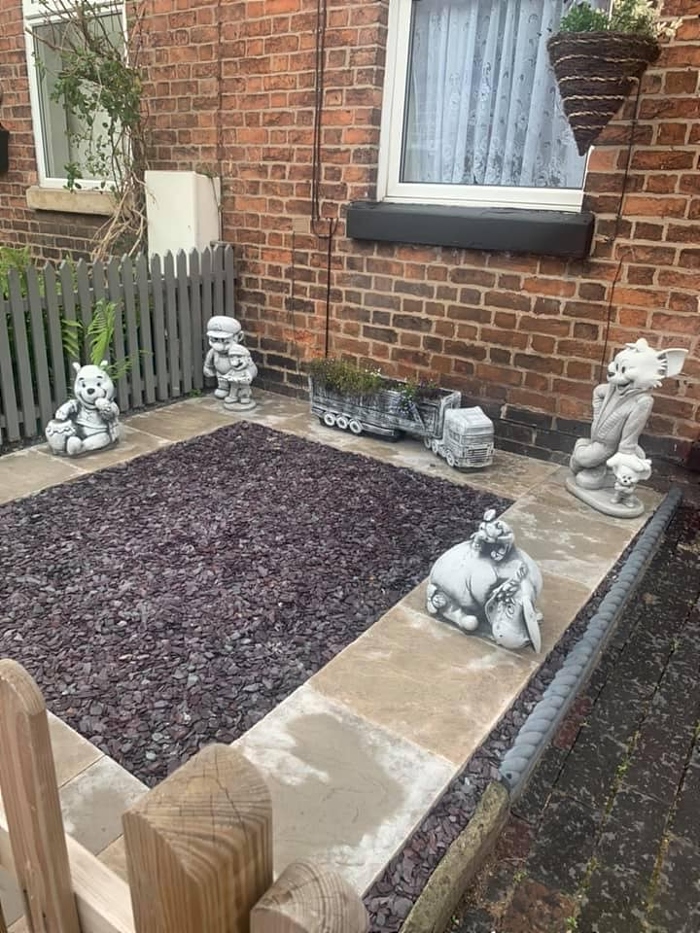 garden ornaments - winnie the poo stolen