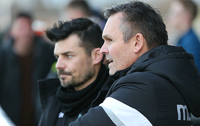 l-r Assistant Manager Danny Griggs and Manager Dave Cooke discuss tactics