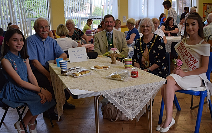 Diabetes Uk l-r Lyla Manfredi - Ken Sambrook - David Smetham - Lesley Smetham - Poppy Bellingham