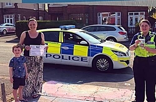 nadiah mckeown - community hero resident gets certificate