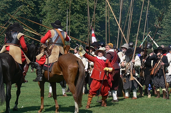 sealed knot battle of nantwich re-enactment