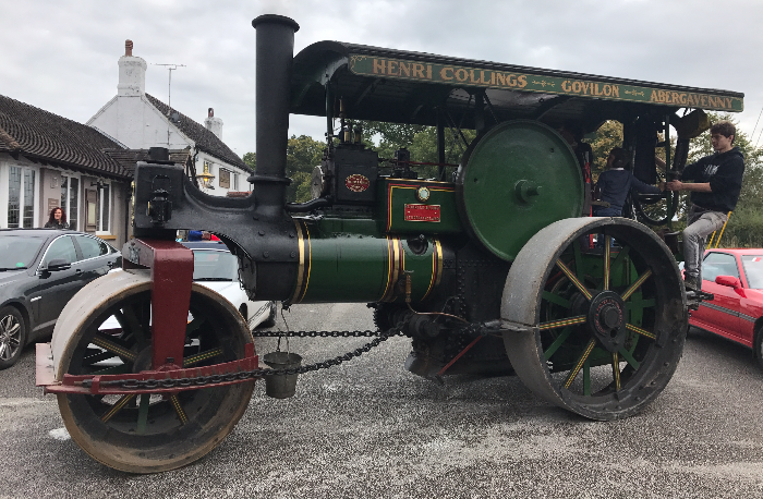 steam roller at vintage transport rally